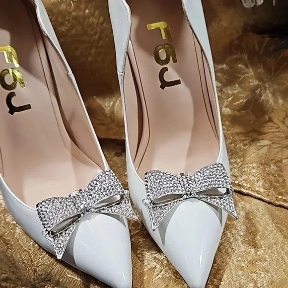 Glitter me is a one-of-a-kind unique Tiara bundle. - Picture 14 of 17